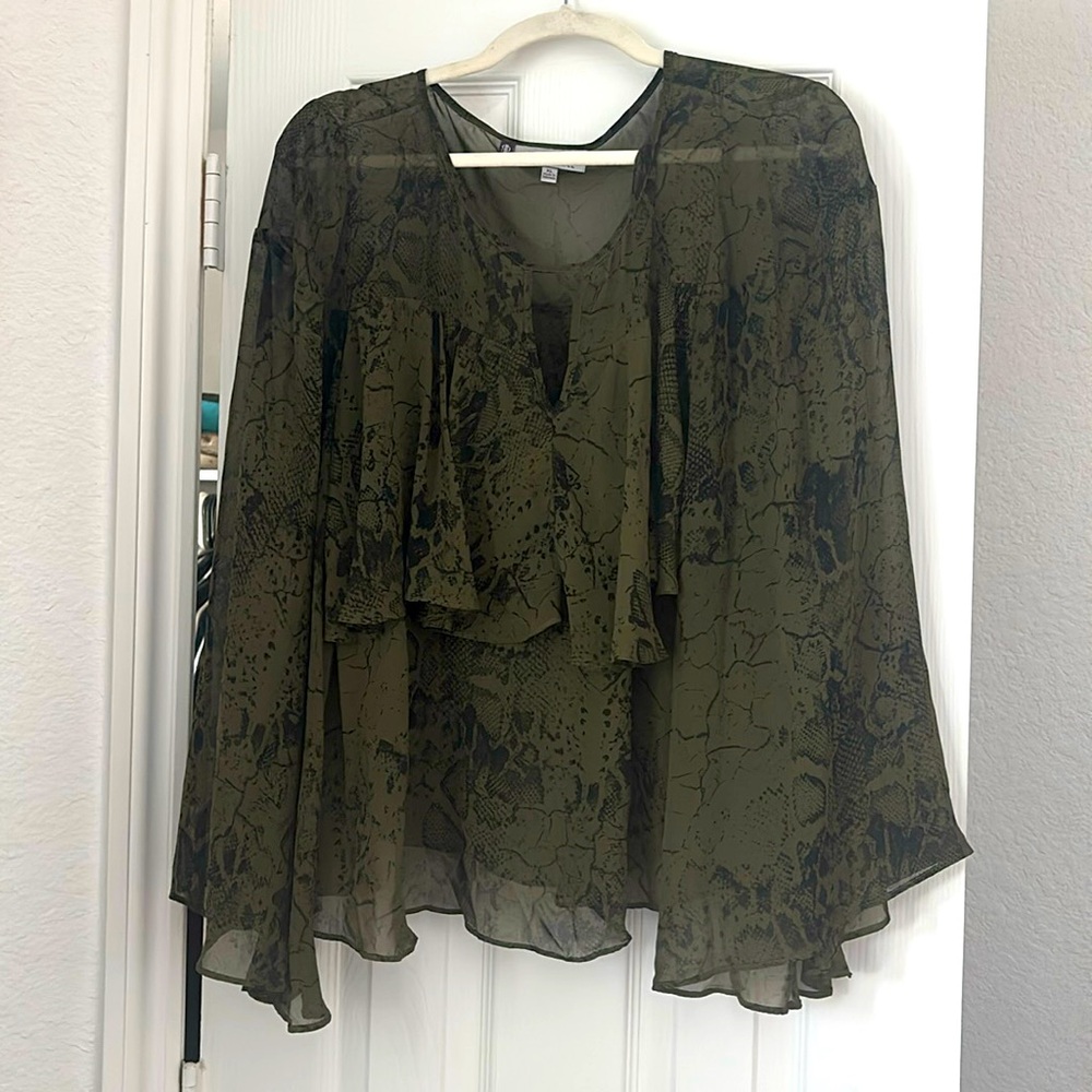 Jennifer Lopez Snake print Shirt